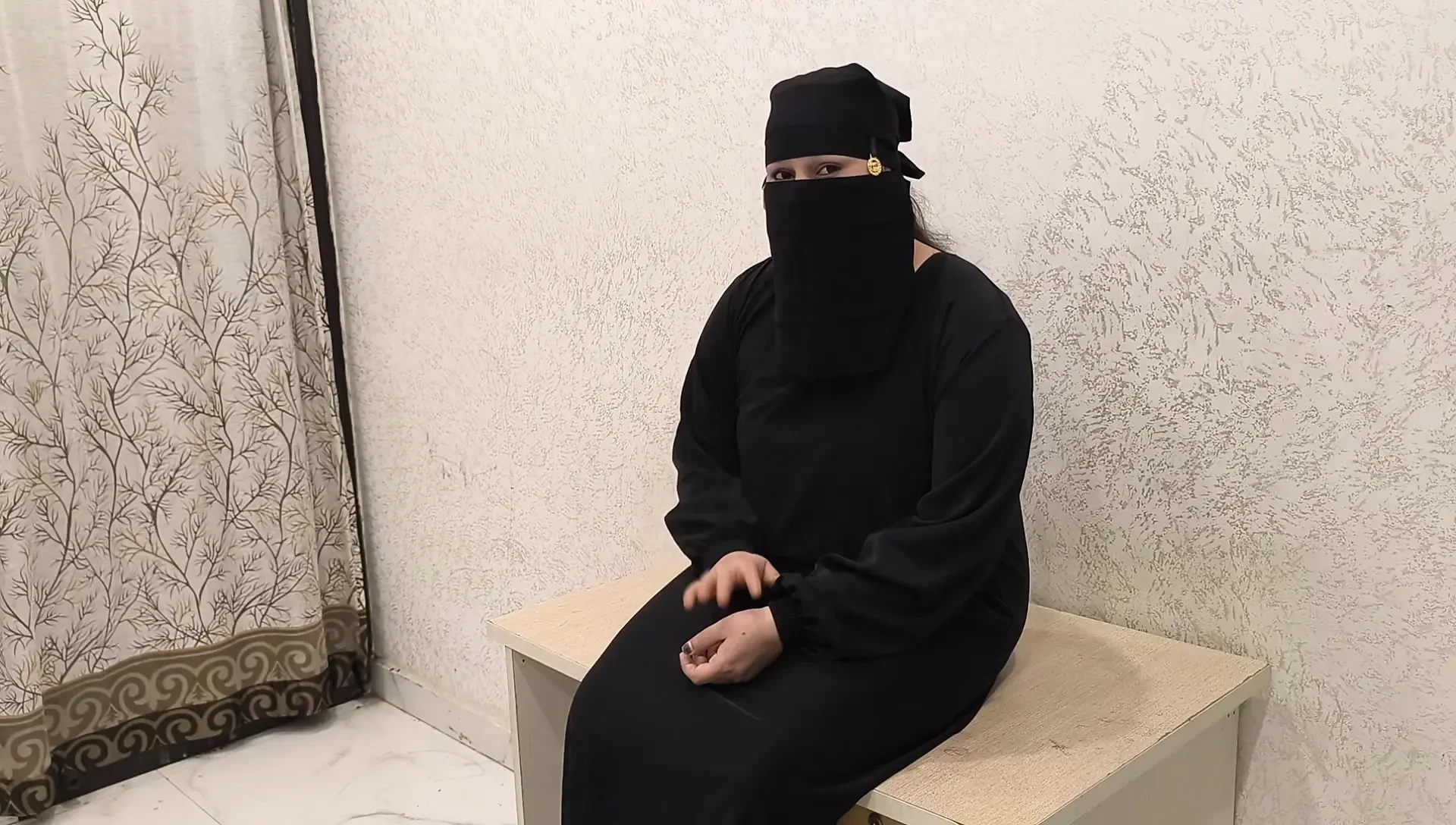 Muslim Women Come to Clinic for Check up Doctor Fuck Her Pussy