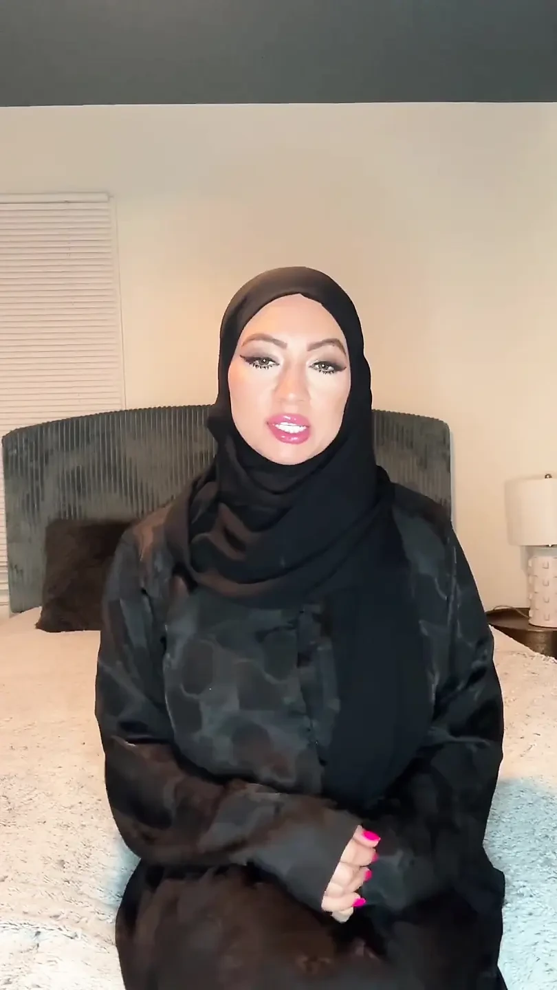 JOI Arabic in Abaya