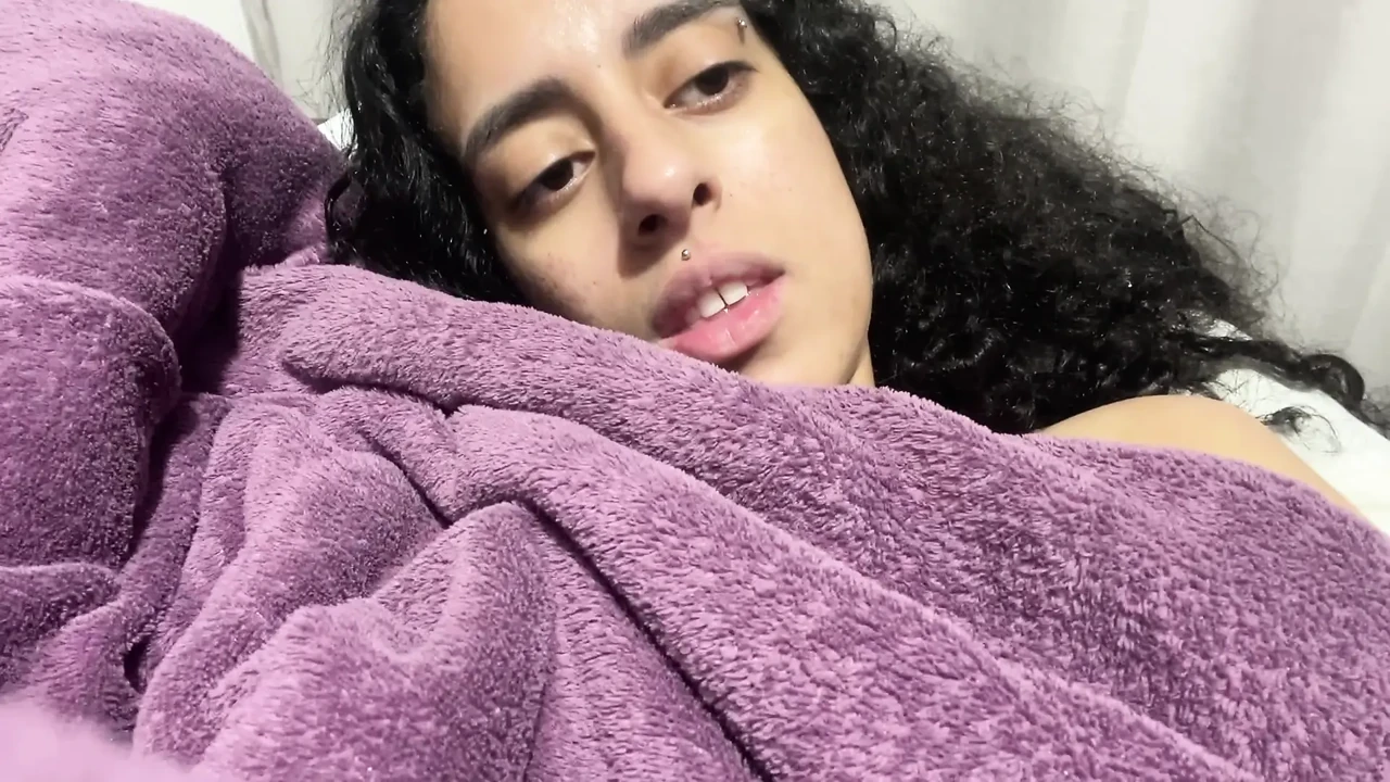 Hairy pussy Under blankets