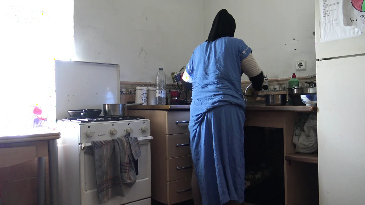 HOMEMADE HARD FUCKING ARAB WIFE IN KITCHEN